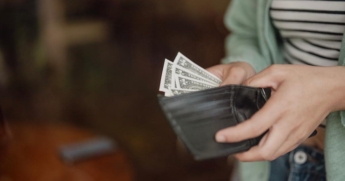 What Is the Minimum Salary for a Personal Loan? A Clear 2025 Guide