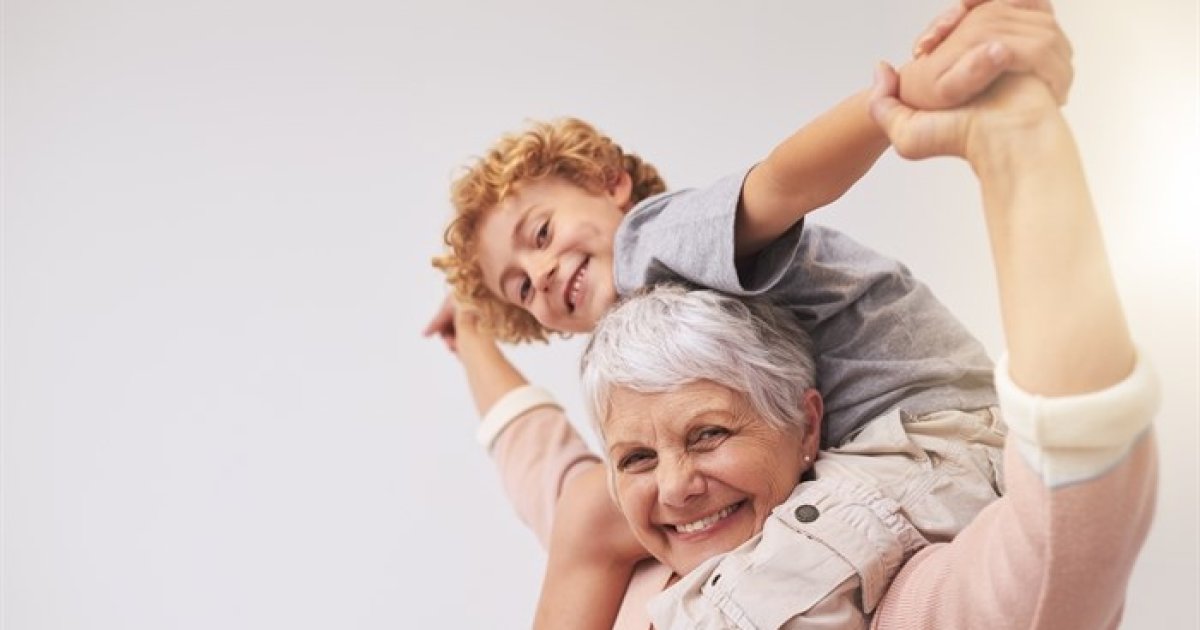 Tips for Seniors: How to Keep Your Teeth Healthy and Balanced as You Age