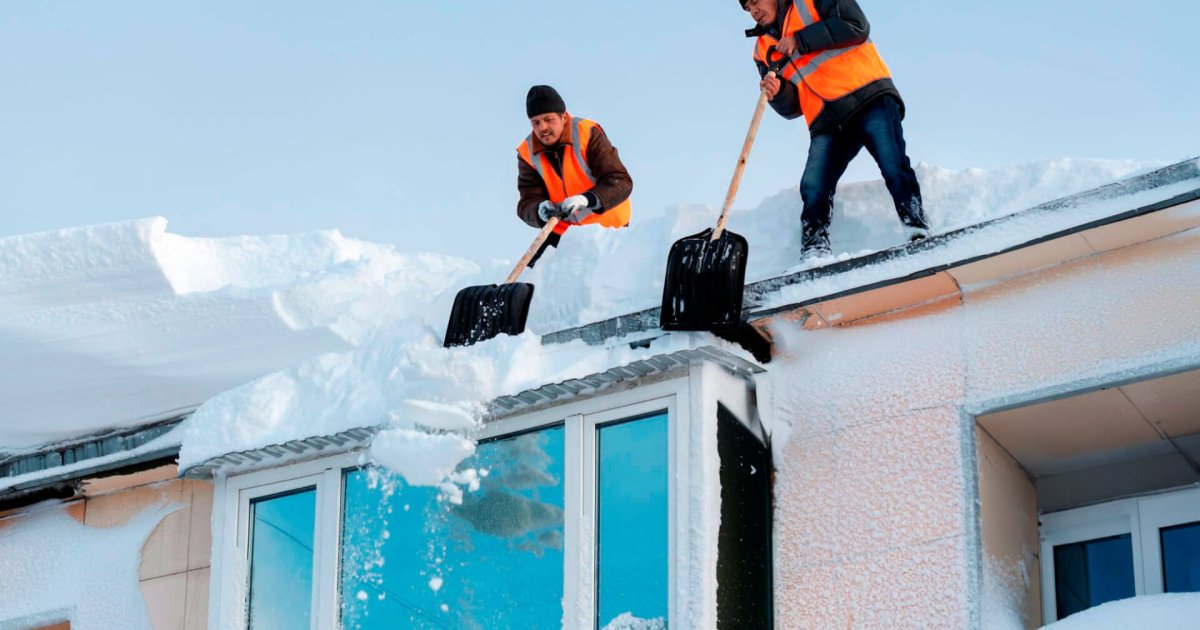 Snow Removal Assistance Programs for Seniors: Essential Safety 2025