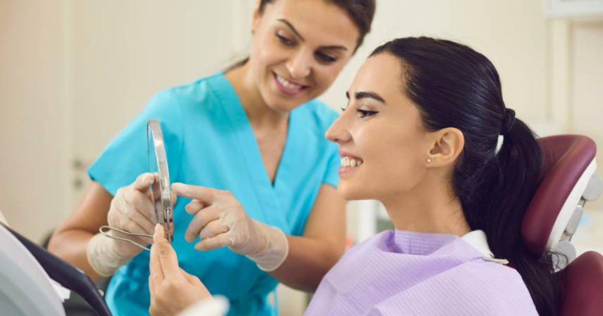 Cómo encontrar dentistas gratis y de bajo costo en Estados Unidos