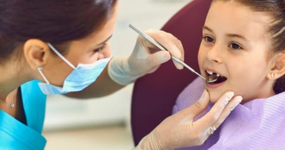 Dentist-Approved Oral Health Tips for Kids and Families: Keeping Smiles Bright and Healthy