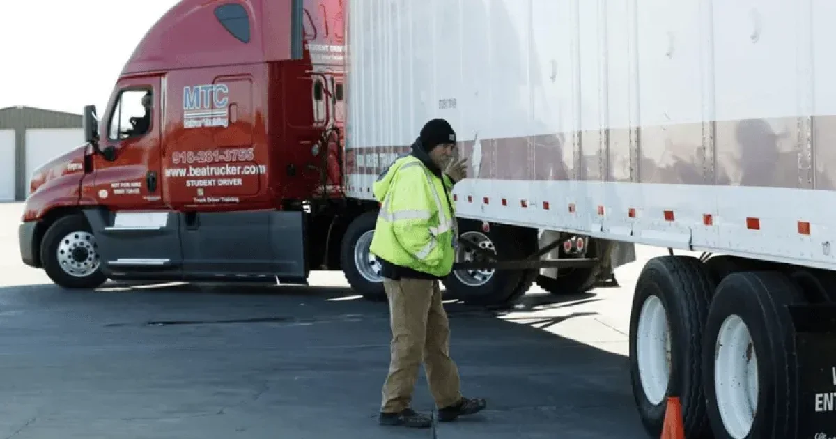 Understanding Paid CDL Training Programs in the United States