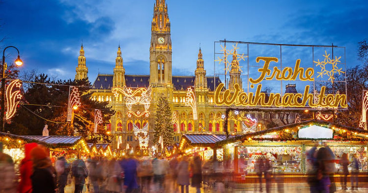 Best Christmas Vacation Spots for Families 2025