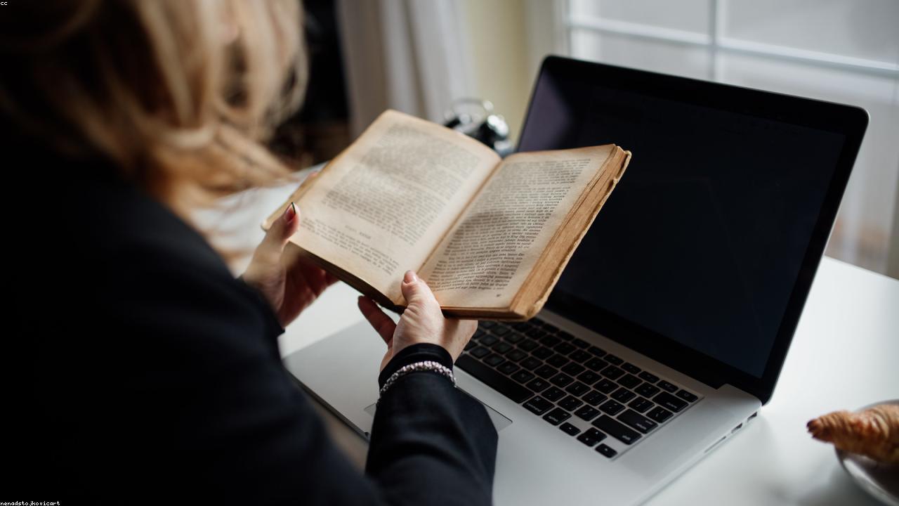 Inline editorial image showing a calm home lifestyle setting.