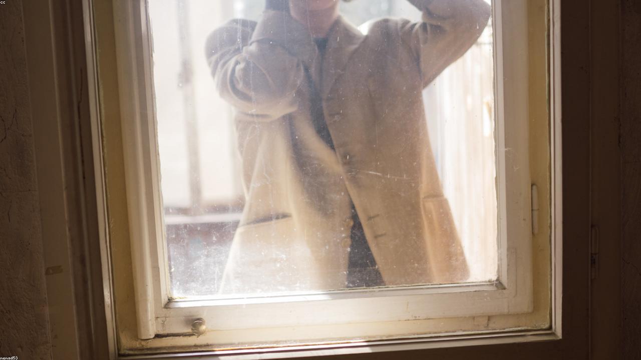 Inline editorial image showing a calm home lifestyle setting.