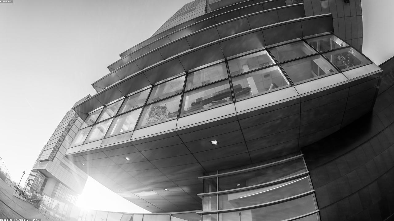 How Explainer Articles Help Readers Follow Developing Stories